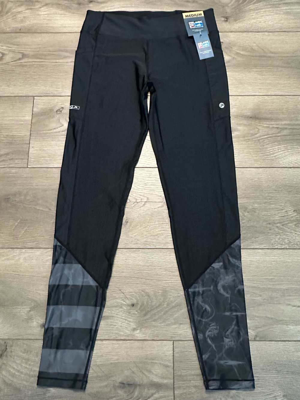 PELAGIC Fiji Side Pocket Mid Rise Swim Surf Fishing Leggings Black Size Medium